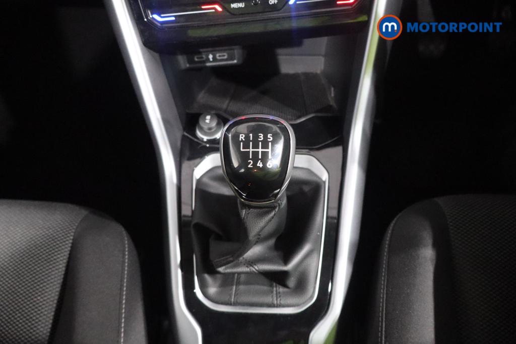 Volkswagen T-Roc Life Manual Petrol SUV - Stock Number (1580200) - 4th supplementary image