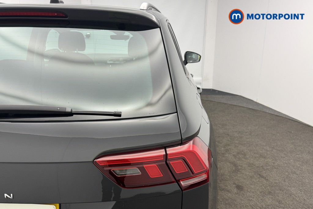 Volkswagen Tiguan Life Manual Petrol SUV - Stock Number (1580575) - 8th supplementary image