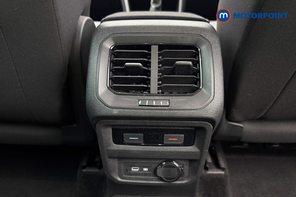 Volkswagen Tiguan Life Manual Petrol SUV - Stock Number (1580575) - 13th supplementary image