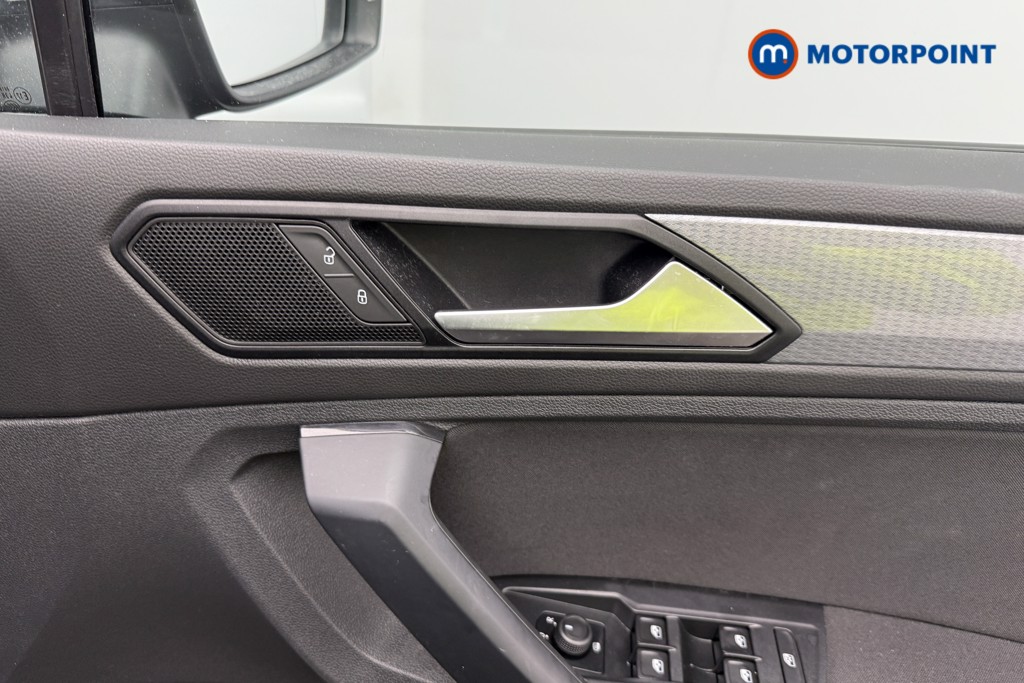 Volkswagen Tiguan Life Manual Petrol SUV - Stock Number (1580575) - 16th supplementary image