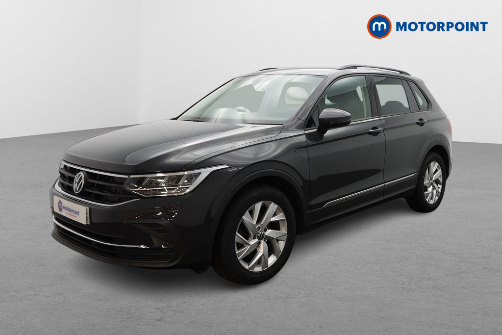 Volkswagen Tiguan Life Manual Petrol SUV - Stock Number (1580575) - Passenger side front corner