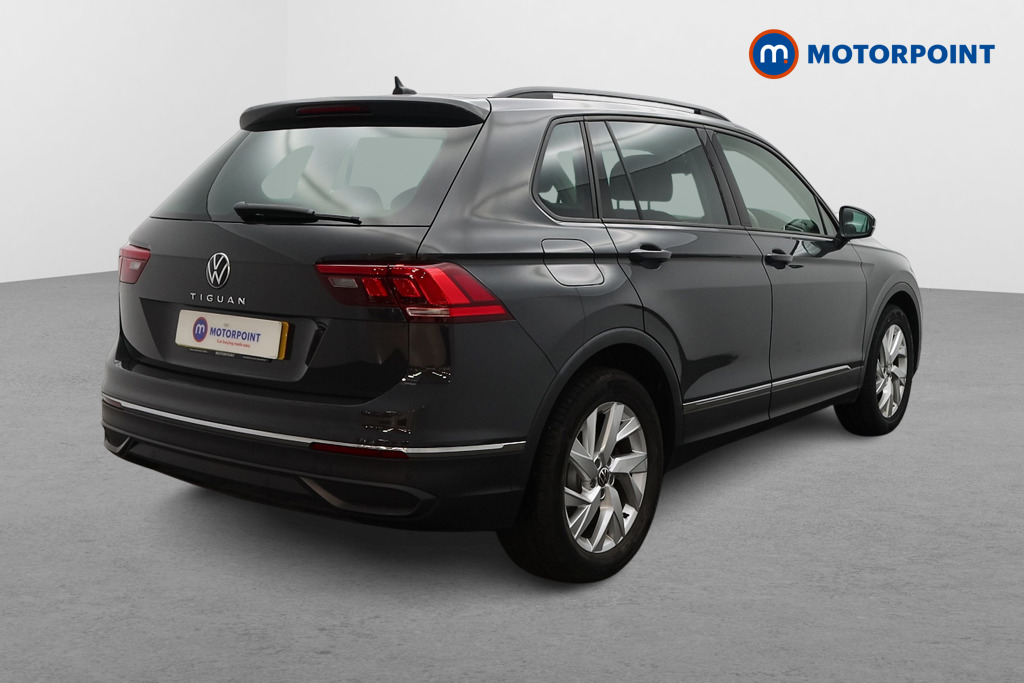 Volkswagen Tiguan Life Manual Petrol SUV - Stock Number (1580575) - Drivers side rear corner