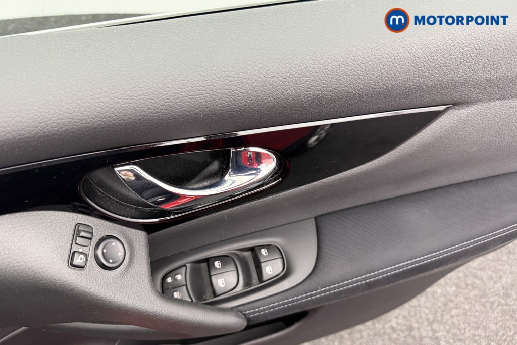 Nissan Qashqai Acenta Premium Manual Petrol SUV - Stock Number (1580773) - 16th supplementary image