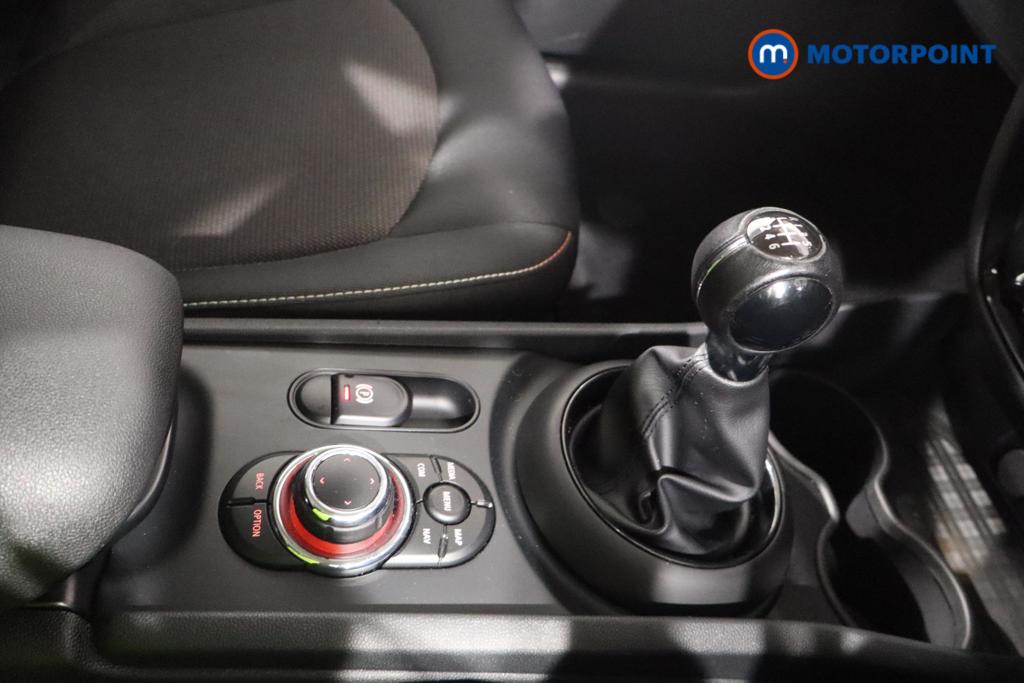 Mini Clubman Cooper Classic Manual Petrol Estate - Stock Number (1581467) - 4th supplementary image