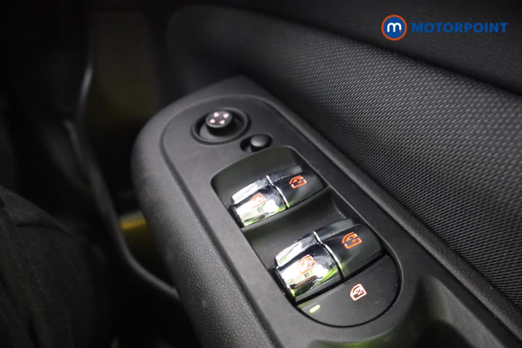 Mini Clubman Cooper Classic Manual Petrol Estate - Stock Number (1581467) - 12th supplementary image