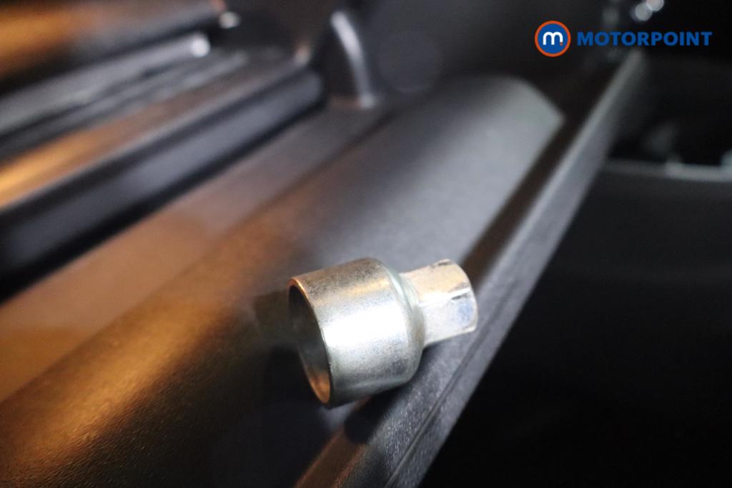 Mini Clubman Cooper Classic Manual Petrol Estate - Stock Number (1581467) - 14th supplementary image