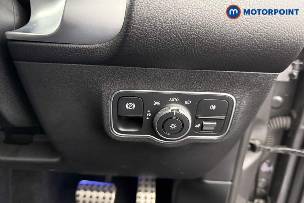 Mercedes-Benz GLB Amg Line Automatic Petrol SUV - Stock Number (1581493) - 13th supplementary image