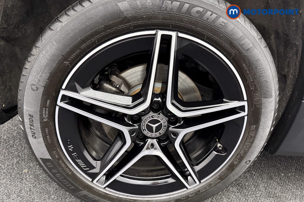 Mercedes-Benz GLB Amg Line Automatic Petrol SUV - Stock Number (1581493) - 30th supplementary image