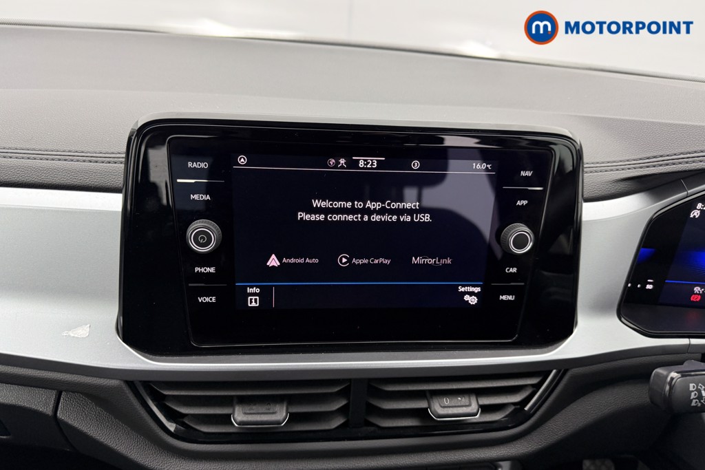 Volkswagen T-Roc Life Manual Petrol SUV - Stock Number (1582336) - 2nd supplementary image