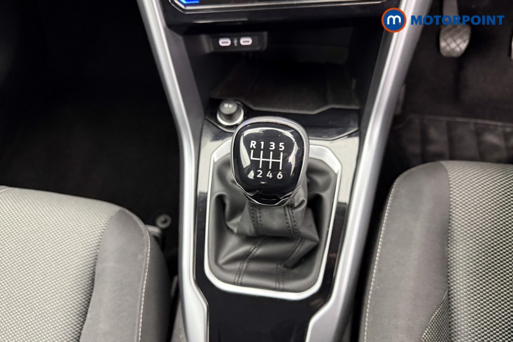 Volkswagen T-Roc Life Manual Petrol SUV - Stock Number (1582336) - 13th supplementary image