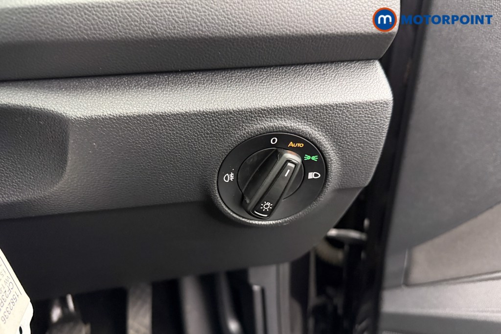 Volkswagen T-Roc Life Manual Petrol SUV - Stock Number (1582336) - 16th supplementary image