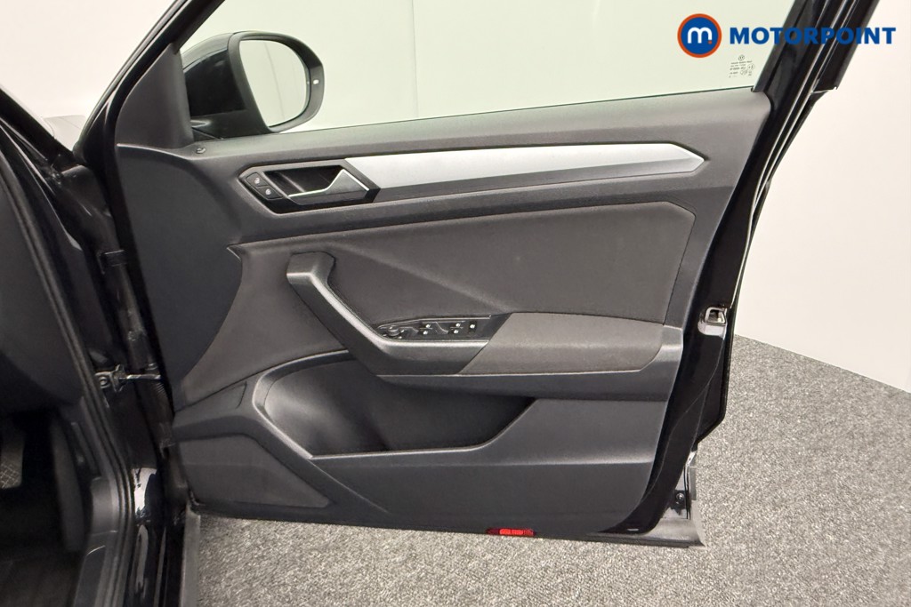 Volkswagen T-Roc Life Manual Petrol SUV - Stock Number (1582336) - 18th supplementary image
