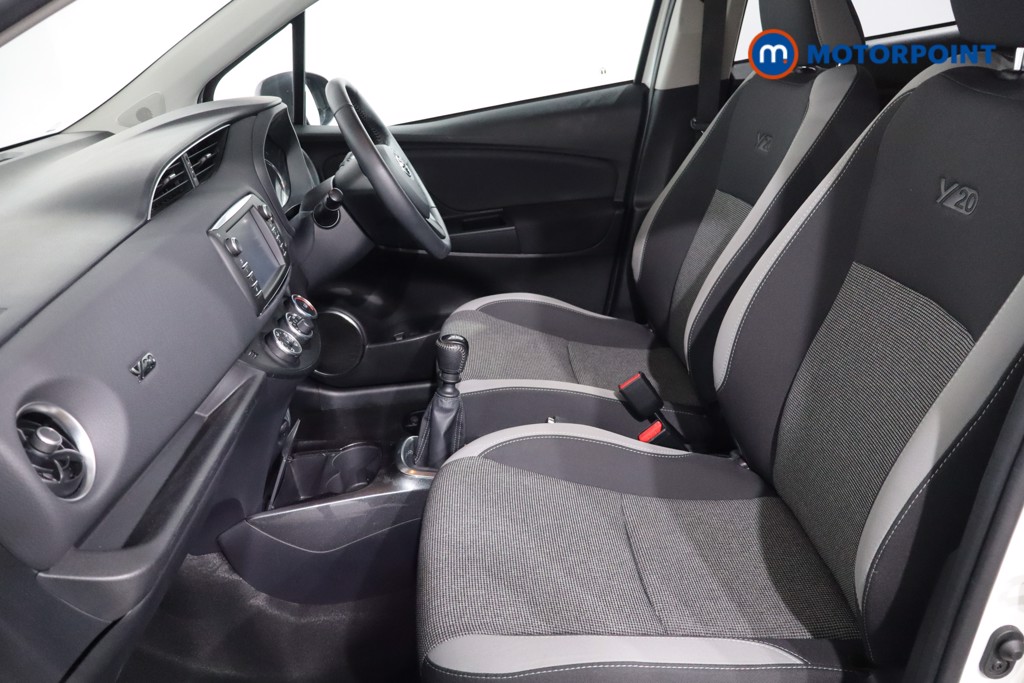 Toyota Yaris Y20 Manual Petrol Hatchback - Stock Number (1583225) - 4th supplementary image