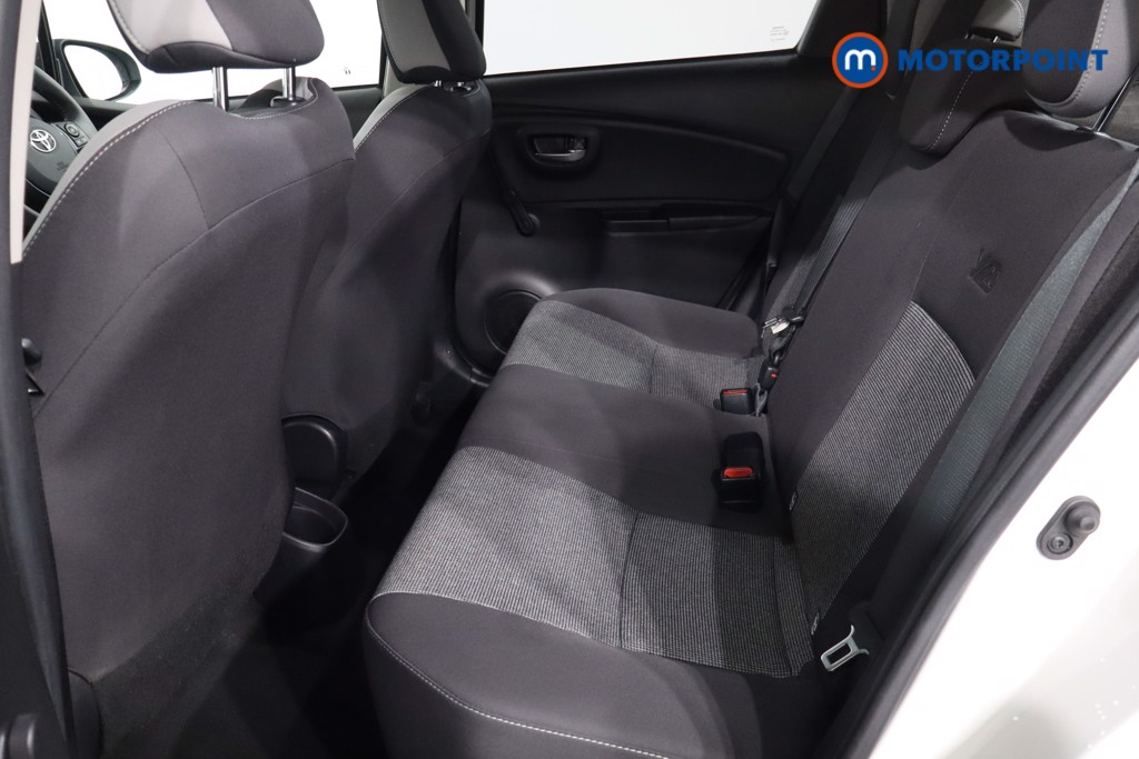 Toyota Yaris Y20 Manual Petrol Hatchback - Stock Number (1583225) - 5th supplementary image