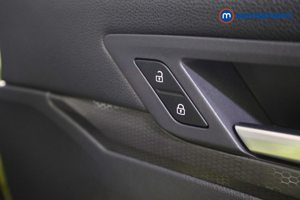 Volkswagen Golf GTI Automatic Petrol Hatchback - Stock Number (1583384) - 11th supplementary image