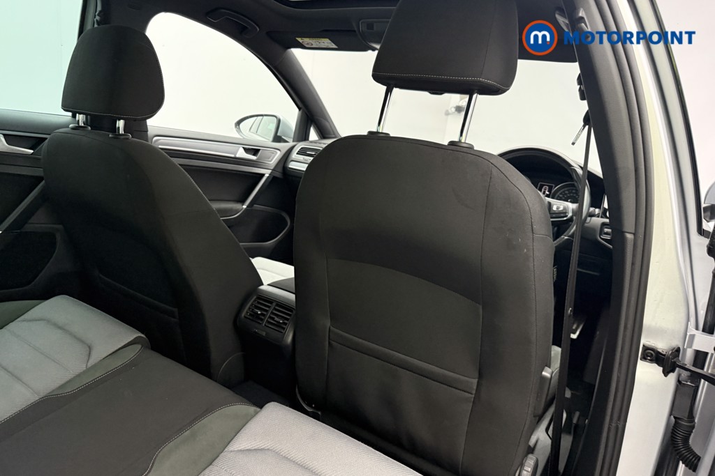 Volkswagen Golf R-Line Edition Automatic Diesel Hatchback - Stock Number (1583474) - 9th supplementary image