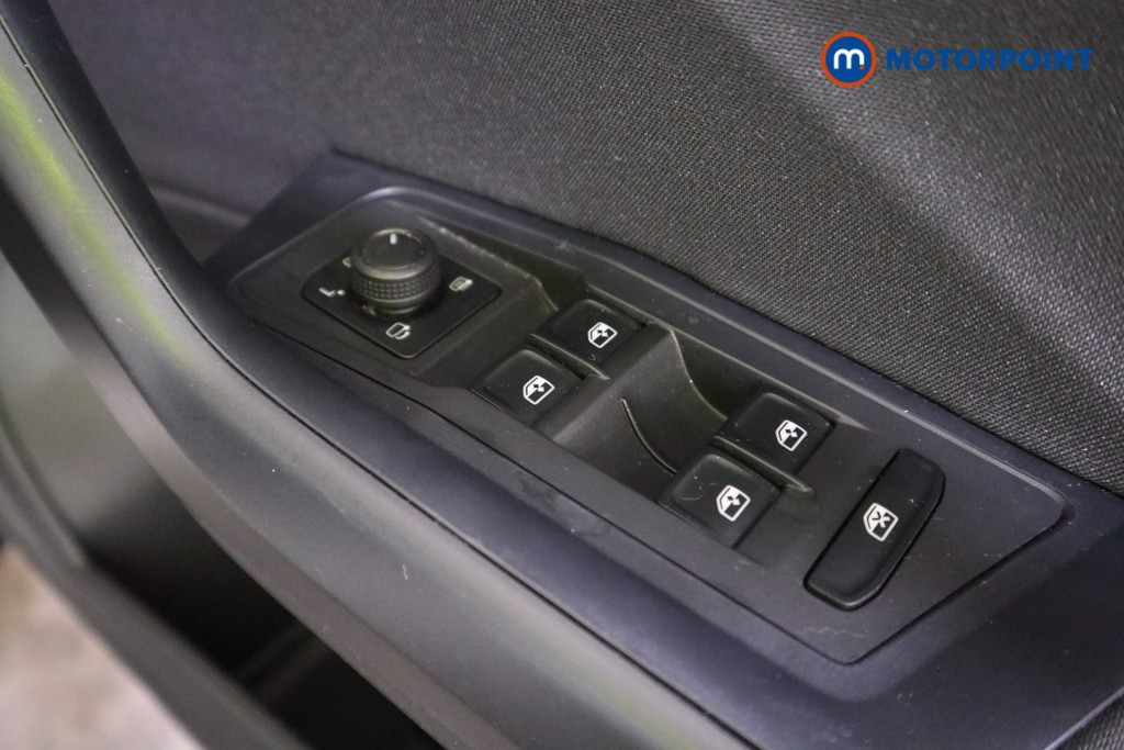 Volkswagen T-Roc Life Manual Petrol SUV - Stock Number (1583540) - 11th supplementary image