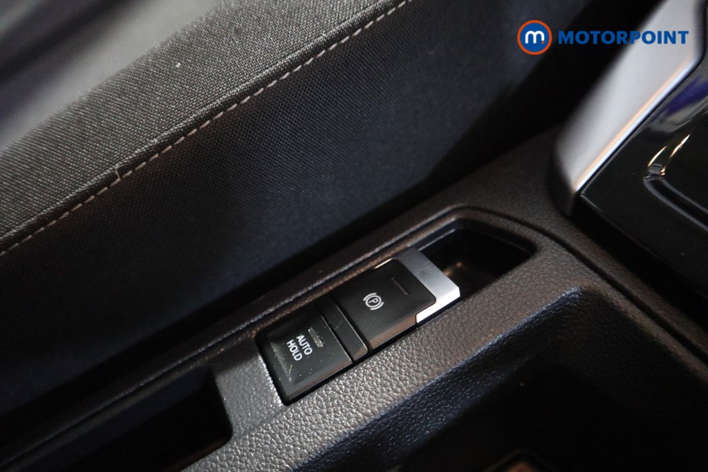 Volkswagen T-Roc Life Manual Petrol SUV - Stock Number (1583540) - 13th supplementary image