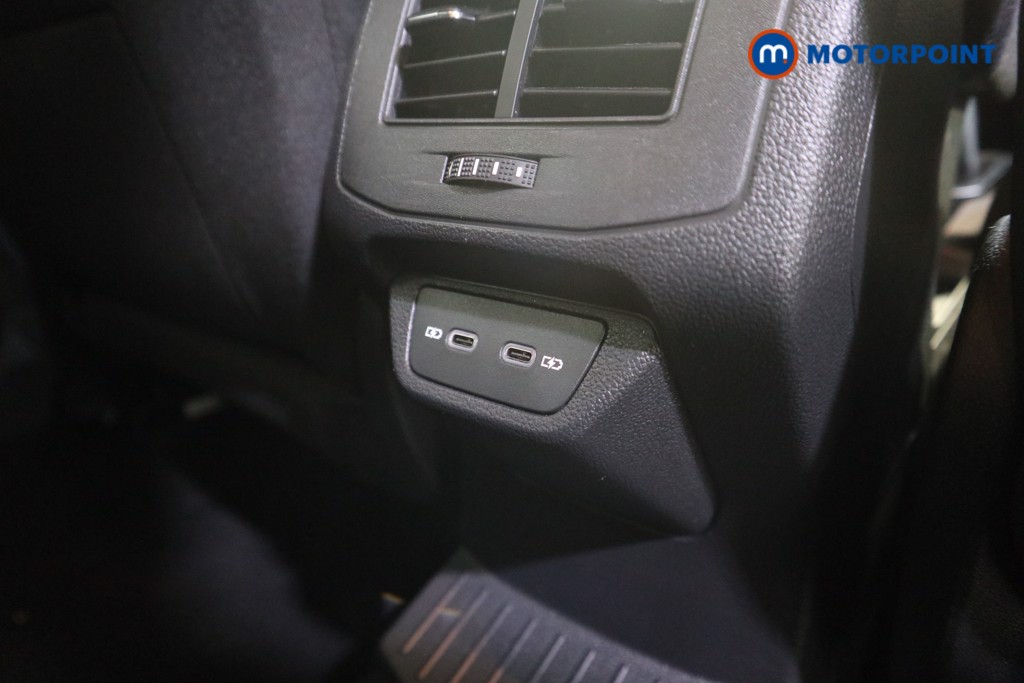 Volkswagen T-Roc Life Manual Petrol SUV - Stock Number (1583540) - 15th supplementary image