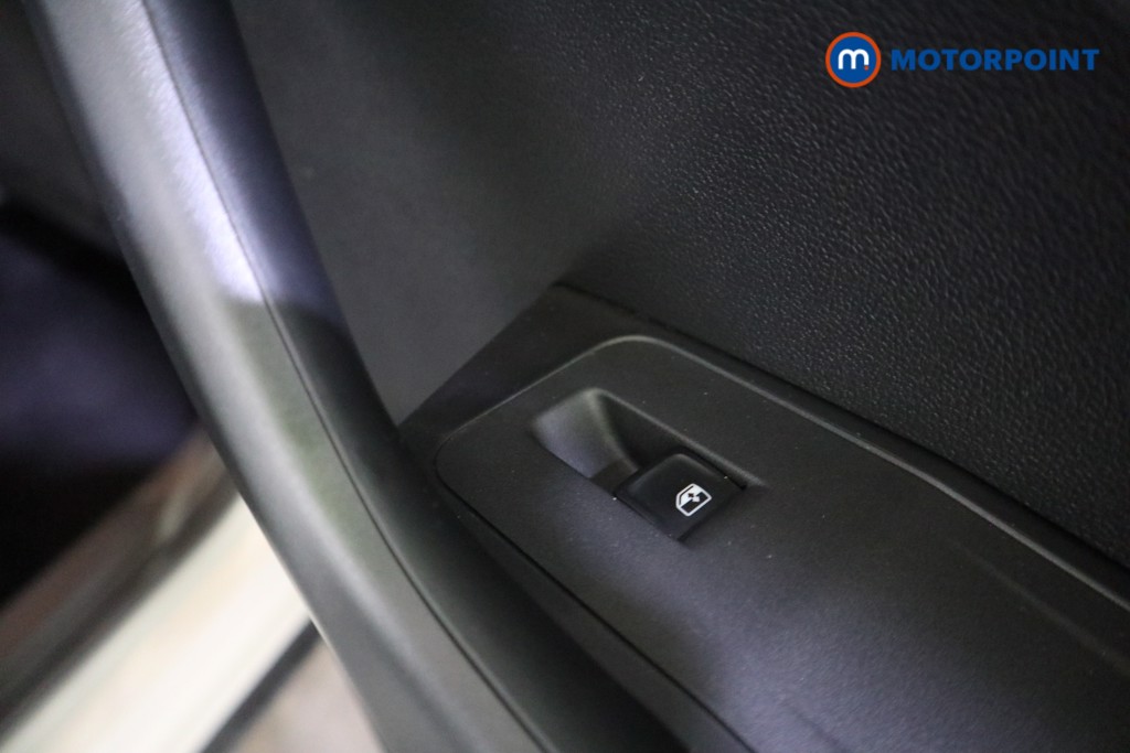 Volkswagen T-Roc Life Manual Petrol SUV - Stock Number (1583540) - 16th supplementary image