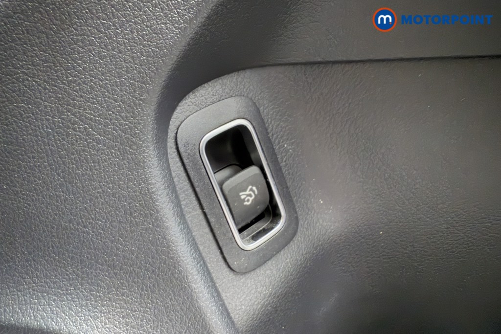 Mercedes-Benz CLA Amg Line Automatic Petrol Coupe - Stock Number (1583935) - 26th supplementary image