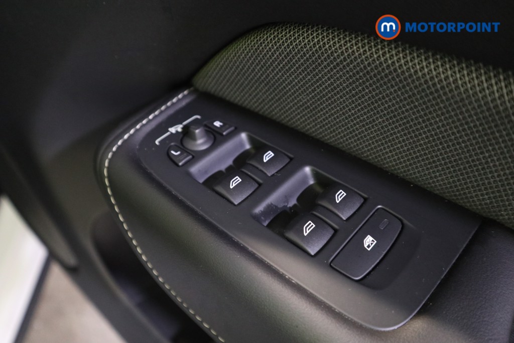 Volvo Xc60 R Design Automatic Petrol SUV - Stock Number (1584058) - 13th supplementary image