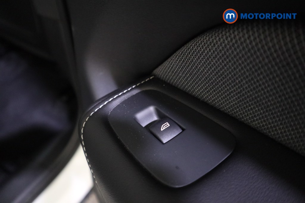 Volvo Xc60 R Design Automatic Petrol SUV - Stock Number (1584058) - 17th supplementary image