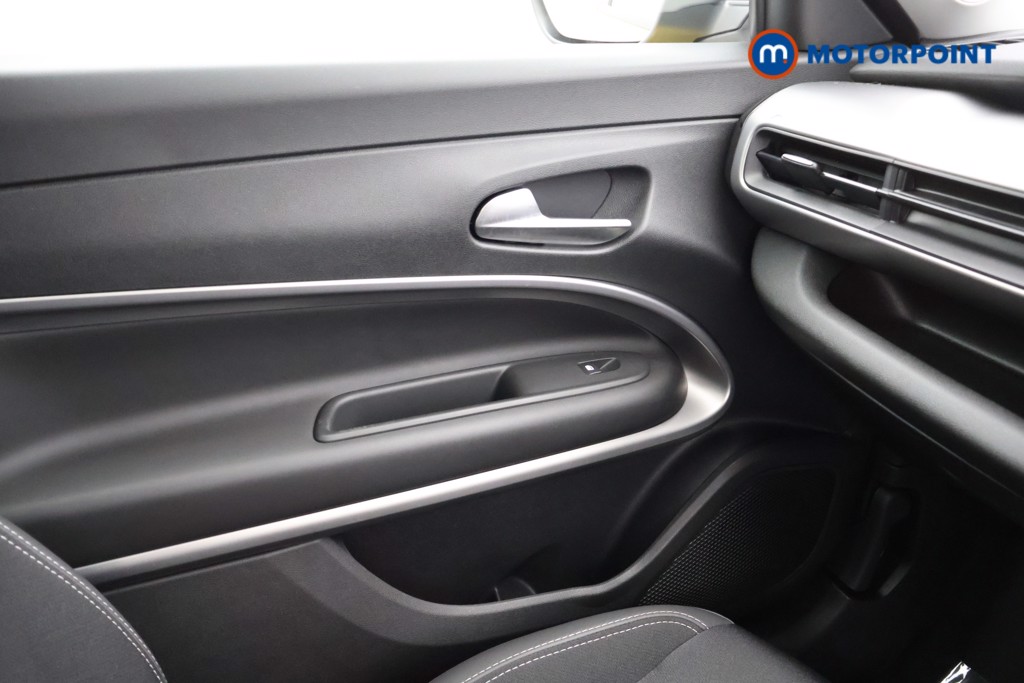 Jeep Avenger Altitude Automatic Electric SUV - Stock Number (1584679) - 12th supplementary image