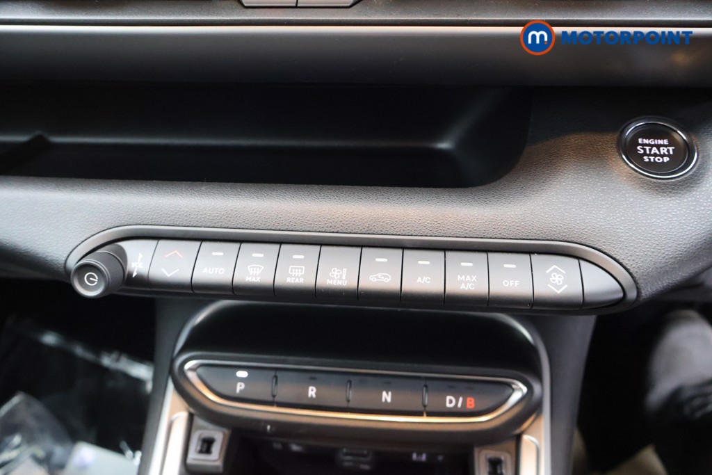 Jeep Avenger Summit Automatic Electric SUV - Stock Number (1584681) - 6th supplementary image
