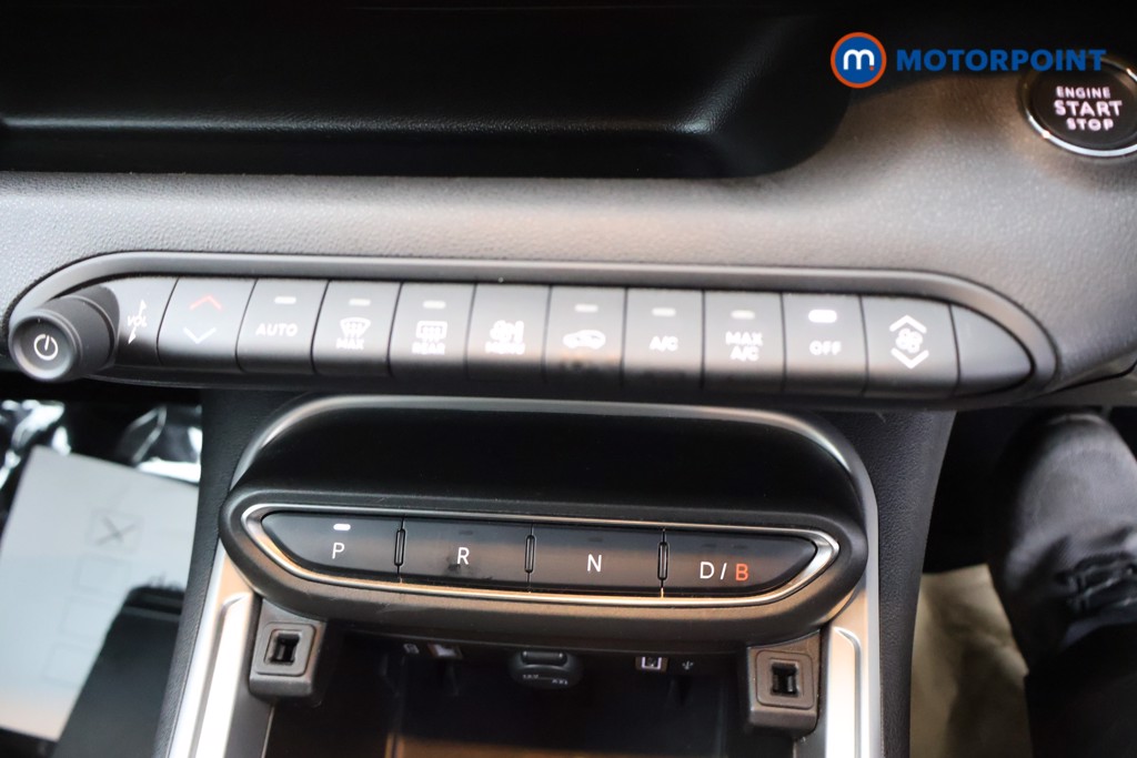 Jeep Avenger Summit Automatic Electric SUV - Stock Number (1584683) - 7th supplementary image