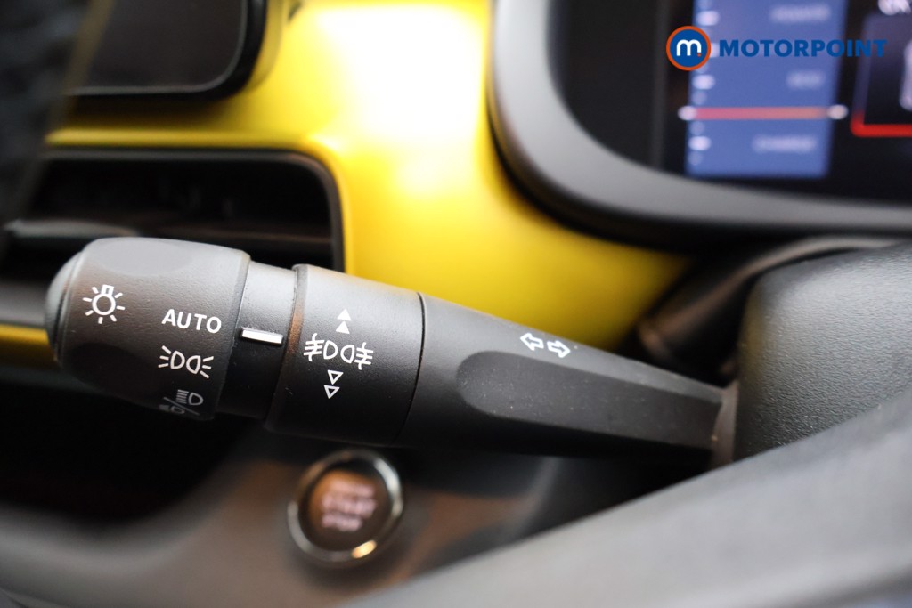 Jeep Avenger Summit Automatic Electric SUV - Stock Number (1584683) - 9th supplementary image