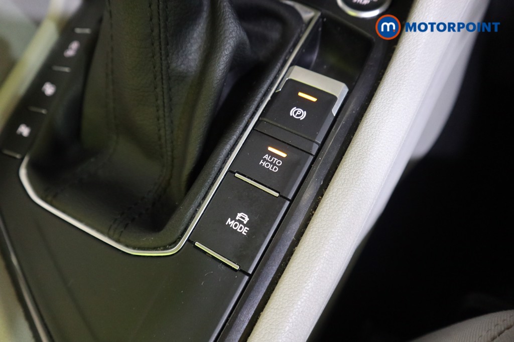 Volkswagen Tiguan Allspace Elegance Automatic Petrol SUV - Stock Number (1584724) - 9th supplementary image