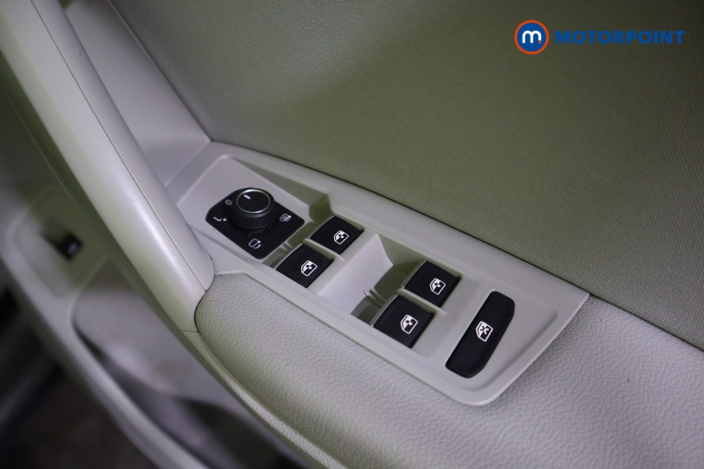 Volkswagen Tiguan Allspace Elegance Automatic Petrol SUV - Stock Number (1584724) - 13th supplementary image
