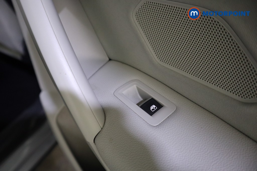 Volkswagen Tiguan Allspace Elegance Automatic Petrol SUV - Stock Number (1584724) - 19th supplementary image