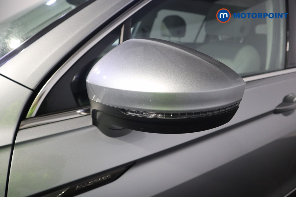 Volkswagen Tiguan Allspace Elegance Automatic Petrol SUV - Stock Number (1584724) - 34th supplementary image