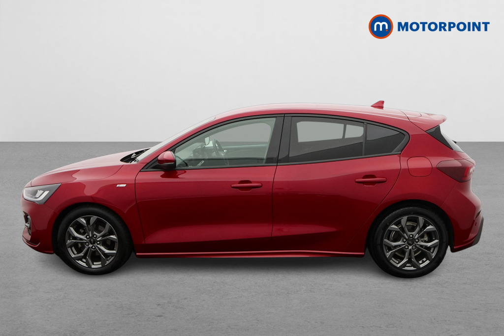Ford Focus St-Line Edition Automatic Diesel Hatchback - Stock Number (1584876) - Passenger side