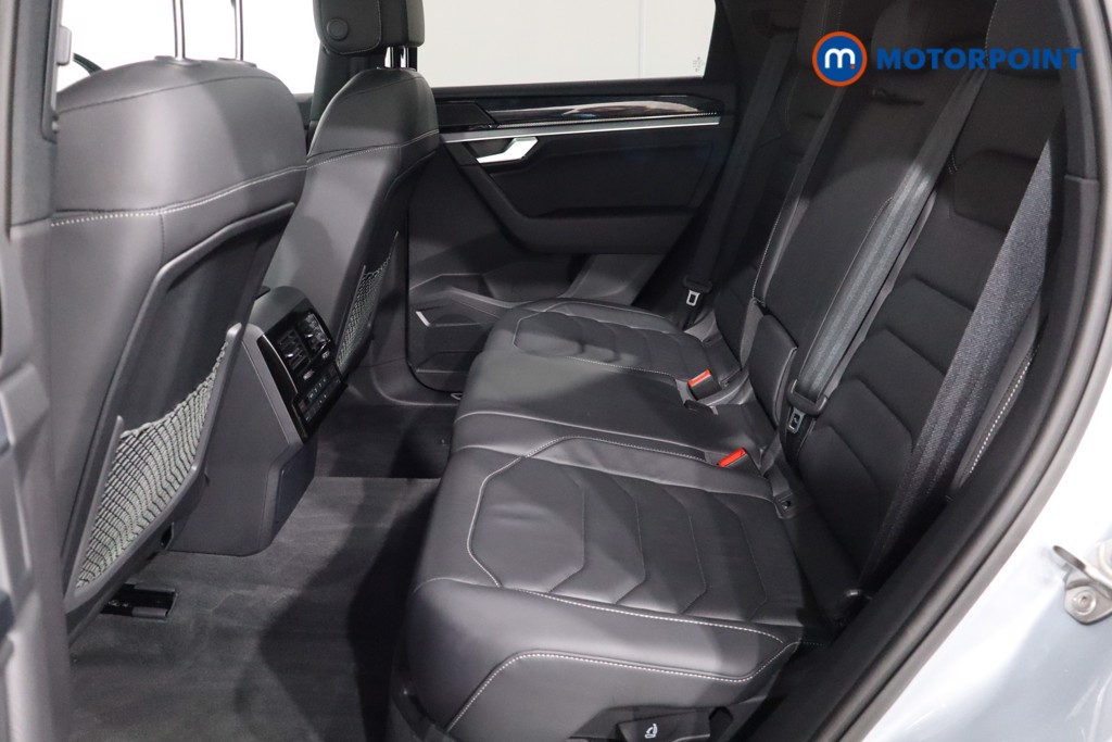 Volkswagen Touareg Black Edition Automatic Diesel SUV - Stock Number (1585128) - 5th supplementary image