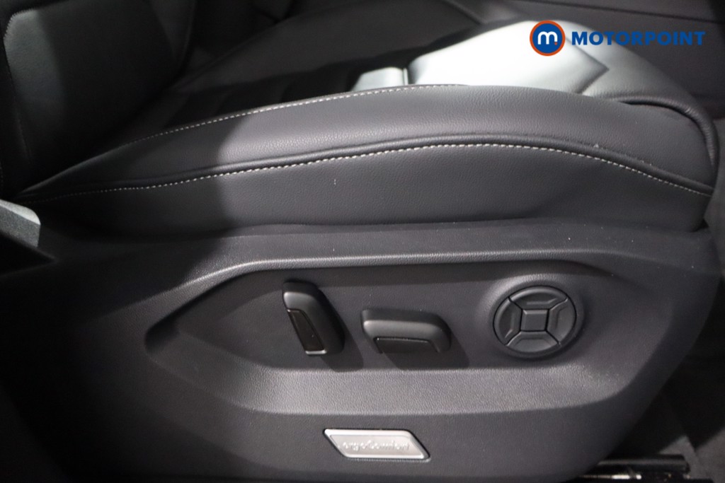 Volkswagen Touareg Black Edition Automatic Diesel SUV - Stock Number (1585128) - 23rd supplementary image