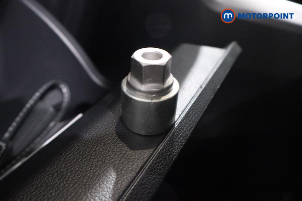 Volkswagen Taigo Life Automatic Petrol SUV - Stock Number (1585320) - 13th supplementary image