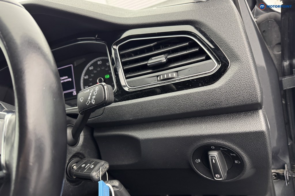 Volkswagen T-Roc Black Edition Automatic Petrol SUV - Stock Number (1585577) - 21st supplementary image