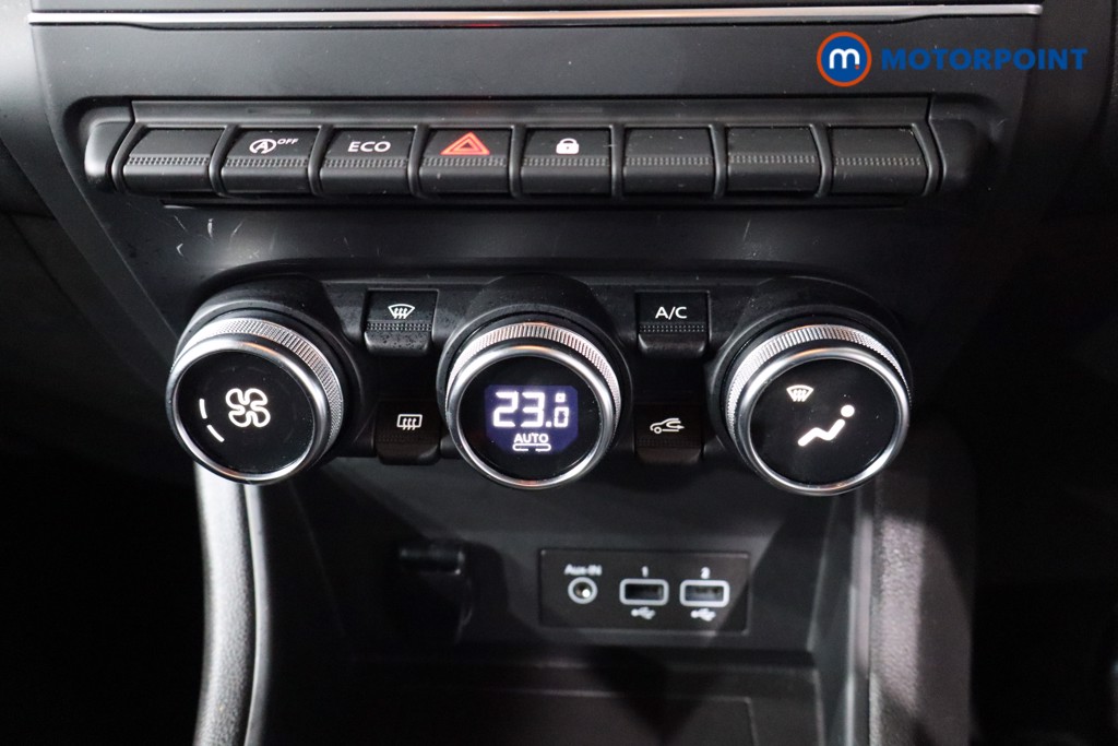 Renault Captur Iconic Automatic Petrol SUV - Stock Number (1585641) - 17th supplementary image