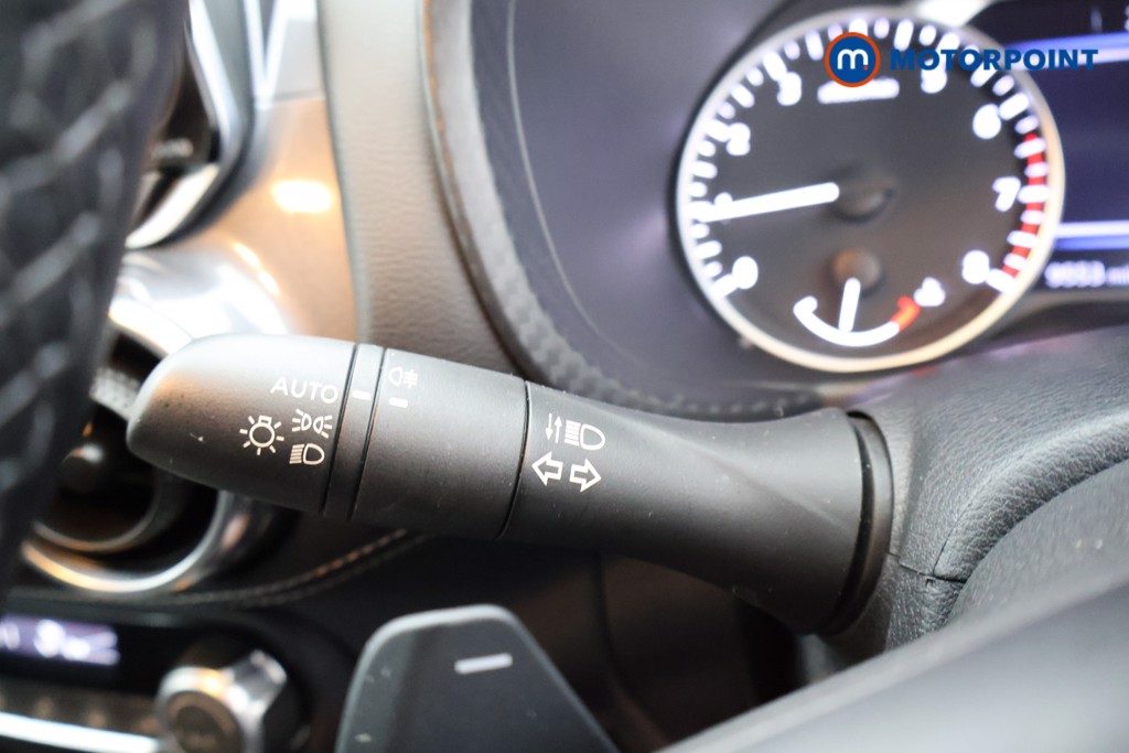 Nissan Juke N-Connecta Automatic Petrol SUV - Stock Number (1585806) - 5th supplementary image