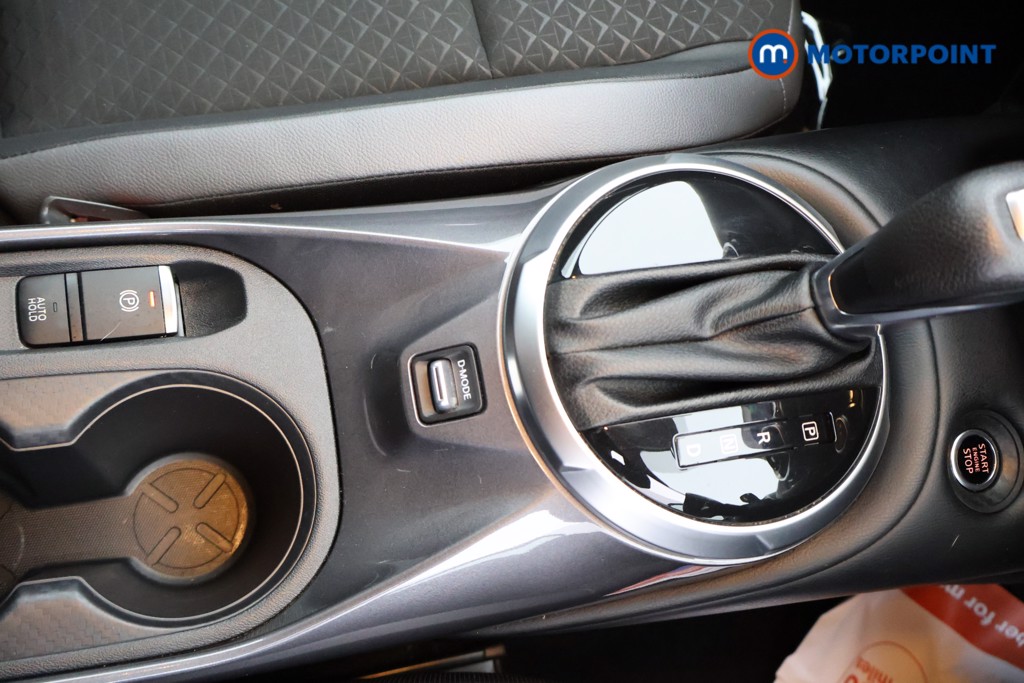 Nissan Juke N-Connecta Automatic Petrol SUV - Stock Number (1585806) - 10th supplementary image