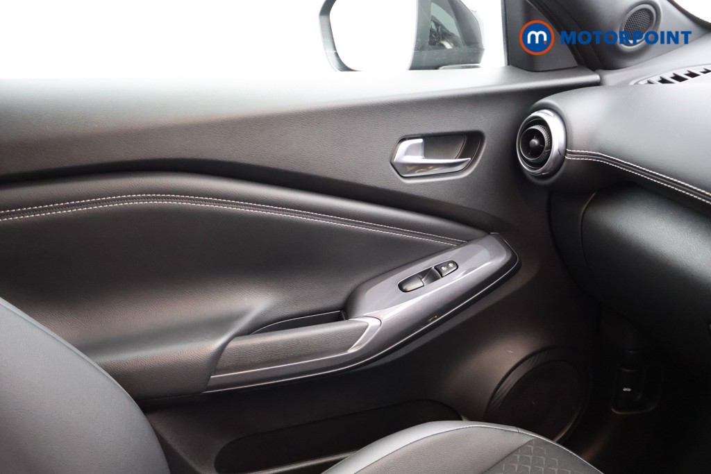 Nissan Juke N-Connecta Automatic Petrol SUV - Stock Number (1585806) - 12th supplementary image