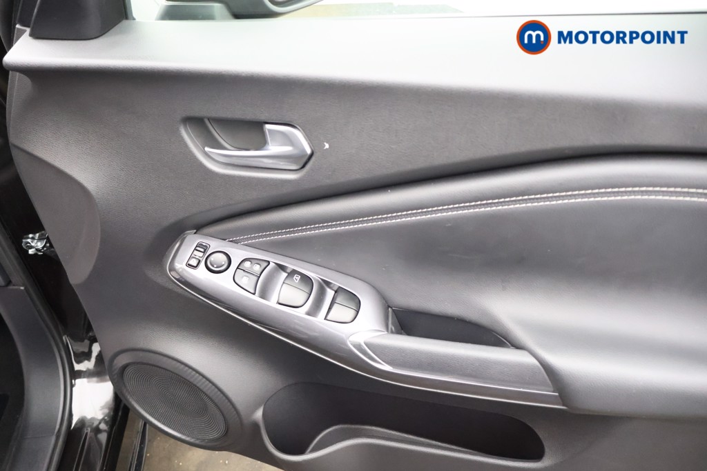 Nissan Juke N-Connecta Automatic Petrol SUV - Stock Number (1585806) - 13th supplementary image