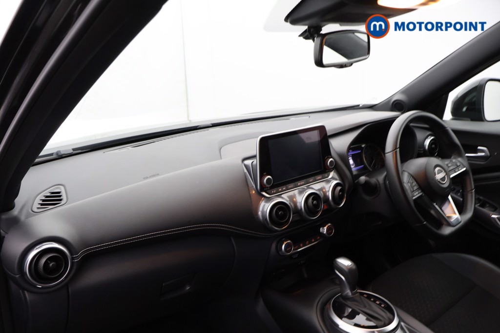 Nissan Juke N-Connecta Automatic Petrol SUV - Stock Number (1585806) - 17th supplementary image