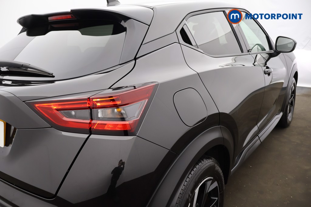 Nissan Juke N-Connecta Automatic Petrol SUV - Stock Number (1585806) - 23rd supplementary image