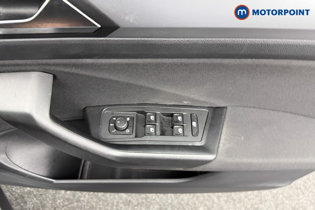Volkswagen T-Roc Life Automatic Petrol SUV - Stock Number (1586215) - 17th supplementary image
