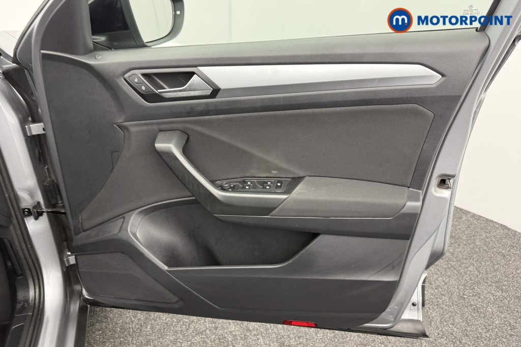 Volkswagen T-Roc Life Automatic Petrol SUV - Stock Number (1586215) - 18th supplementary image