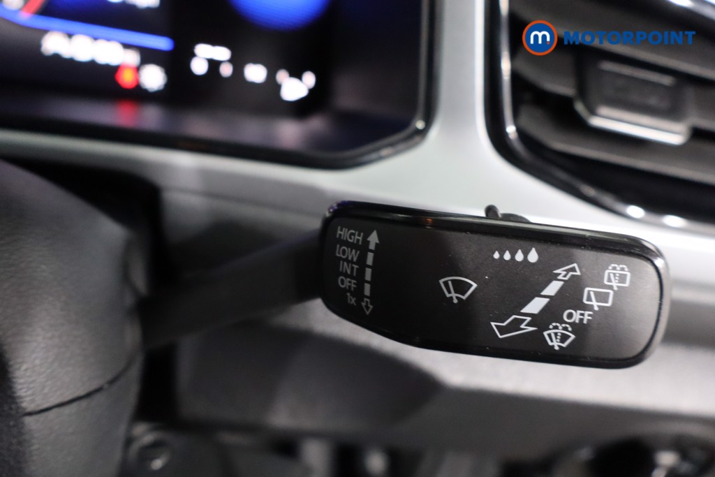Volkswagen T-Roc Life Automatic Petrol SUV - Stock Number (1586334) - 18th supplementary image